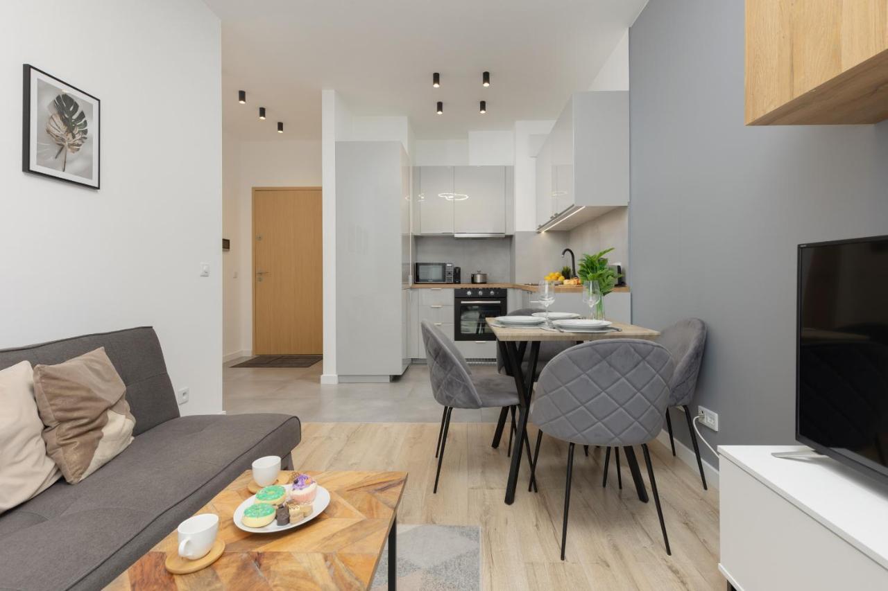 Cozy Apartments With Parking In The 19Th District By Noclegi Renters Warschau Exterior foto