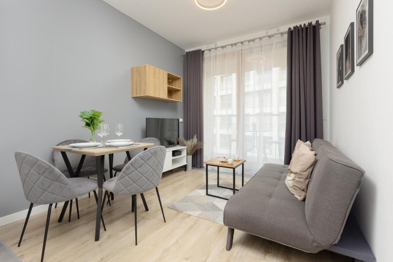 Cozy Apartments With Parking In The 19Th District By Noclegi Renters Warschau Exterior foto