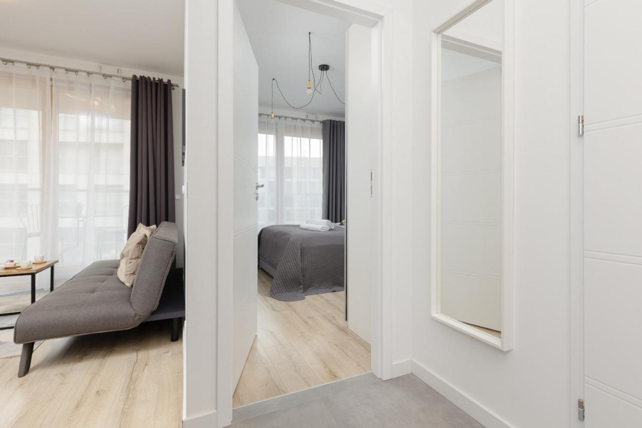Cozy Apartments With Parking In The 19Th District By Noclegi Renters Warschau Exterior foto