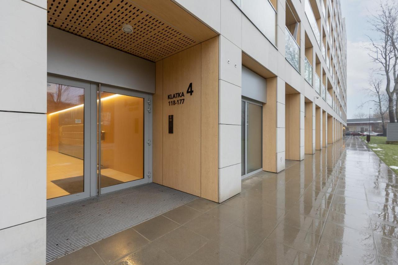 Cozy Apartments With Parking In The 19Th District By Noclegi Renters Warschau Exterior foto