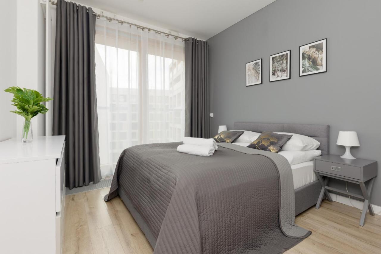 Cozy Apartments With Parking In The 19Th District By Noclegi Renters Warschau Exterior foto