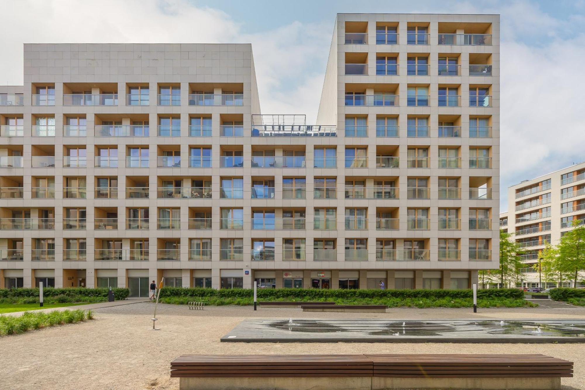 Cozy Apartments With Parking In The 19Th District By Noclegi Renters Warschau Exterior foto